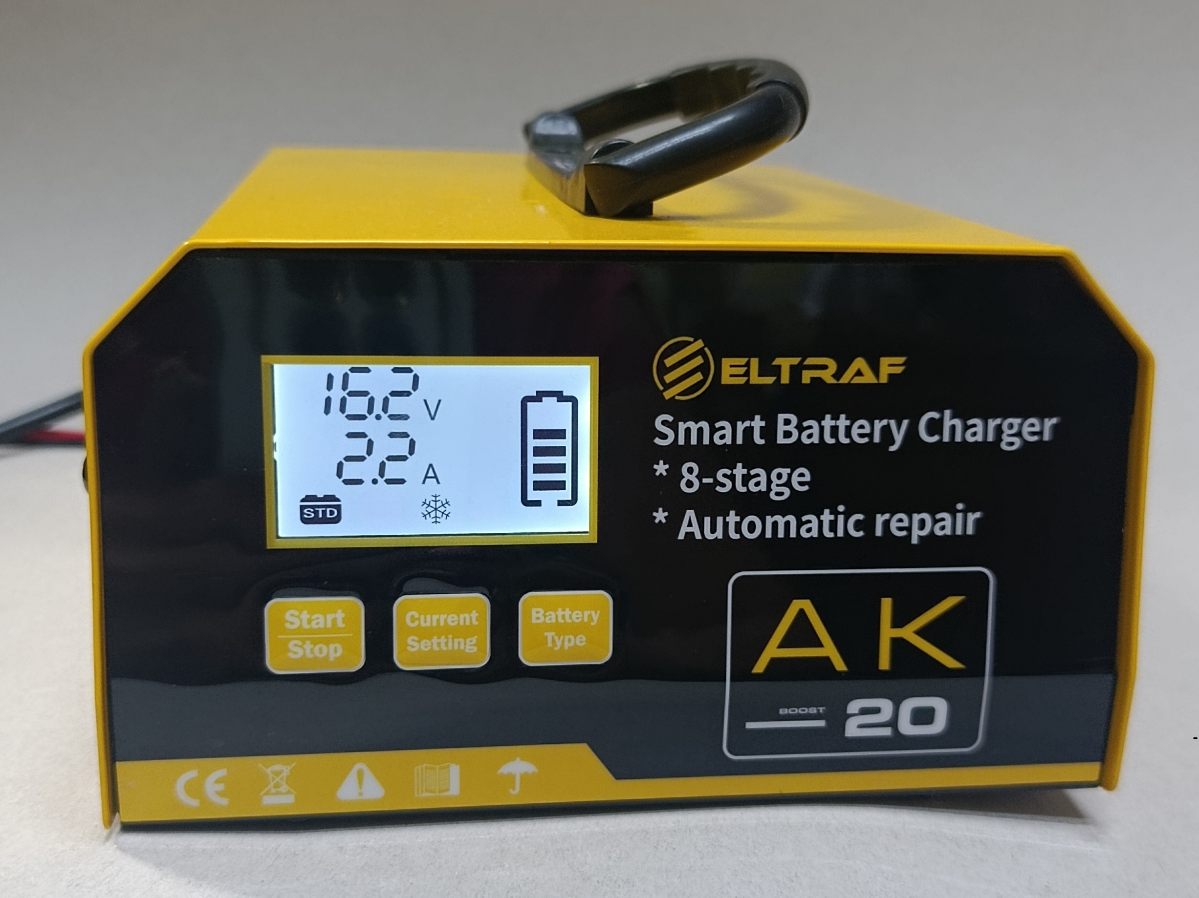 ŁADOWARKA MIKROPROCESOROWA AK-20A 12/24V